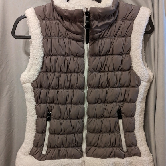 Calvin Klein Jackets & Blazers - Brand new Calvin Cline Puffer Vest